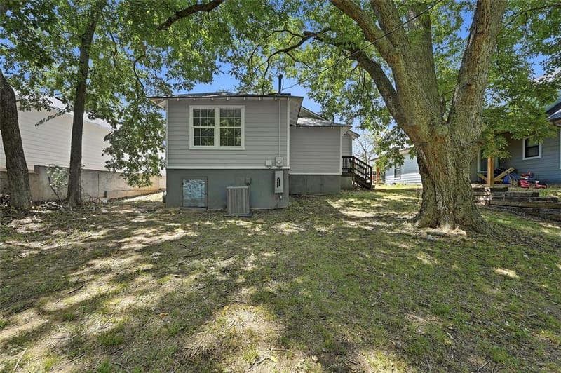 215 W Walker Street, Denison TX 75020 - Photo 19