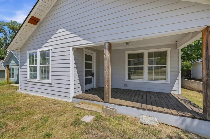 215 W Walker Street, Denison TX 75020 - Photo 4