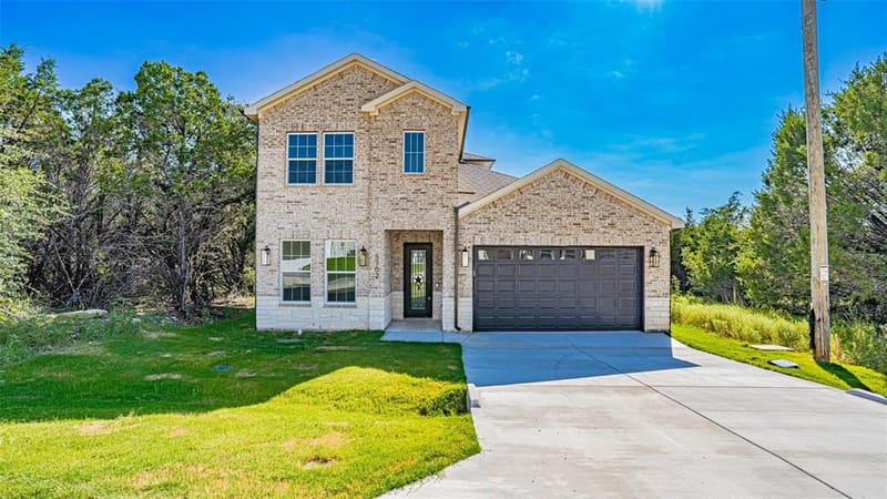 5702 Barkridge Drive, Granbury TX 76048