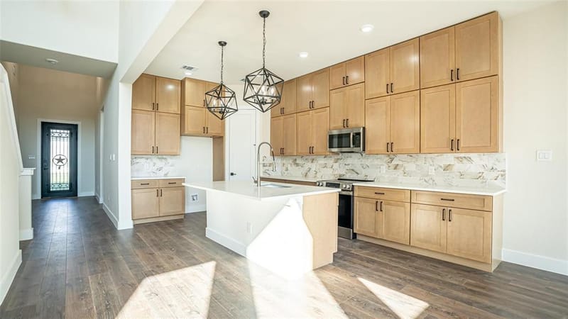5702 Barkridge Drive, Granbury TX 76048 - Photo 10