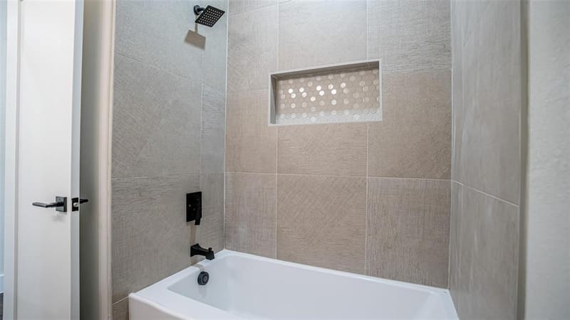 5702 Barkridge Drive, Granbury TX 76048 - Photo 31