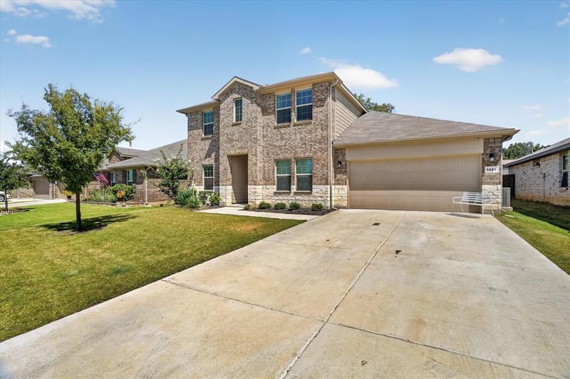 1425 Bennett Drive, Burleson TX 76028 - Photo 6
