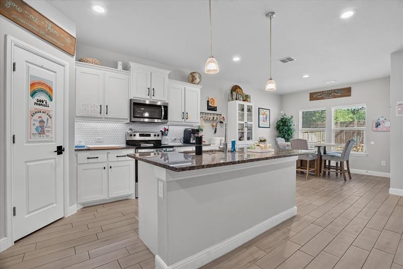 1425 Bennett Drive, Burleson TX 76028 - Photo 12