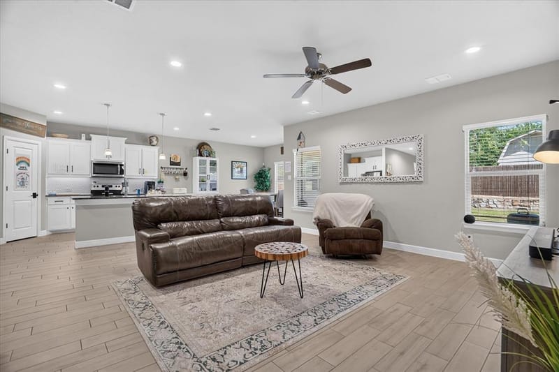 1425 Bennett Drive, Burleson TX 76028 - Photo 9
