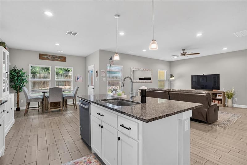 1425 Bennett Drive, Burleson TX 76028 - Photo 14