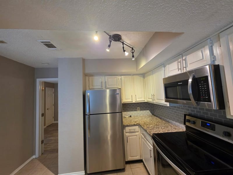 2301 Balsam Drive # M202, Arlington TX 76006 - Photo 6