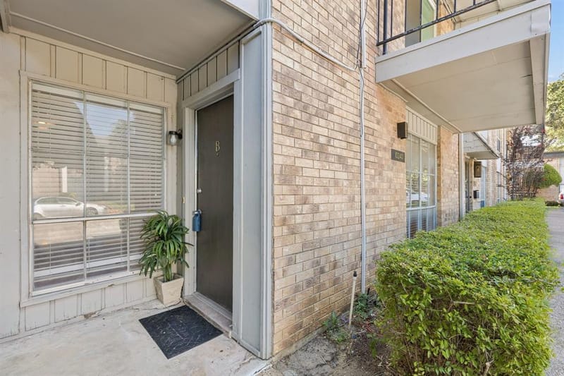 10240 Regal Oaks Drive # B, Dallas TX 75230