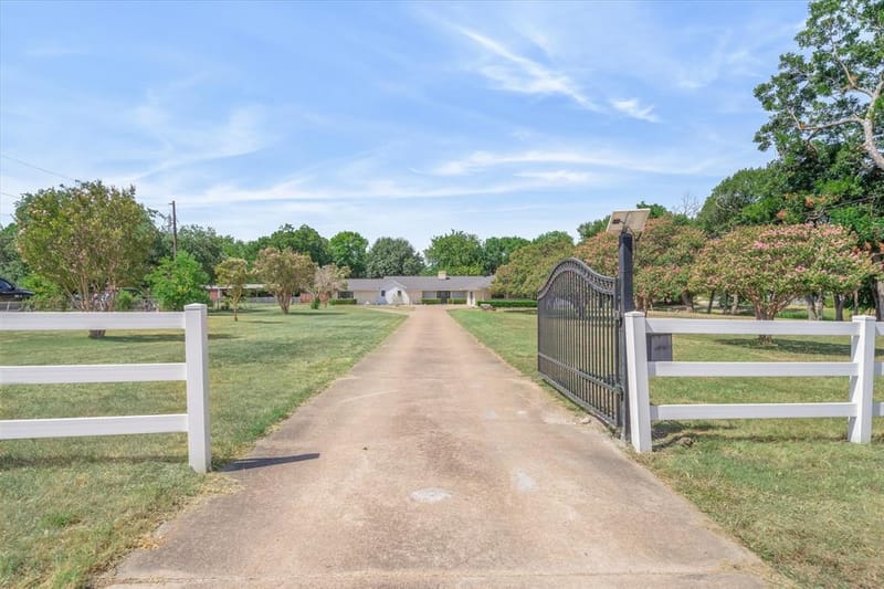 1609 E Farmers Road, Seagoville TX 75159