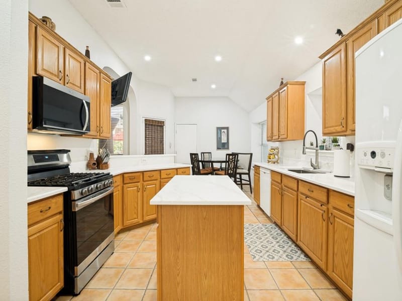 10313 Evergreen Drive, Rowlett TX 75089 - Photo 7