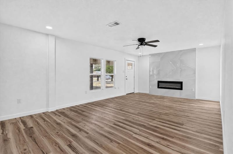 613 W Main Street, Crowley TX 76036 - Photo 6