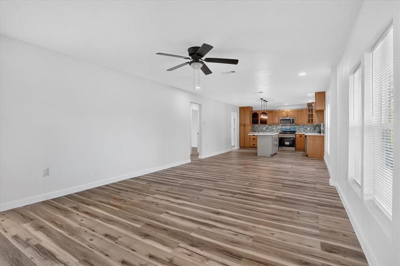 613 W Main Street, Crowley TX 76036 - Photo 3
