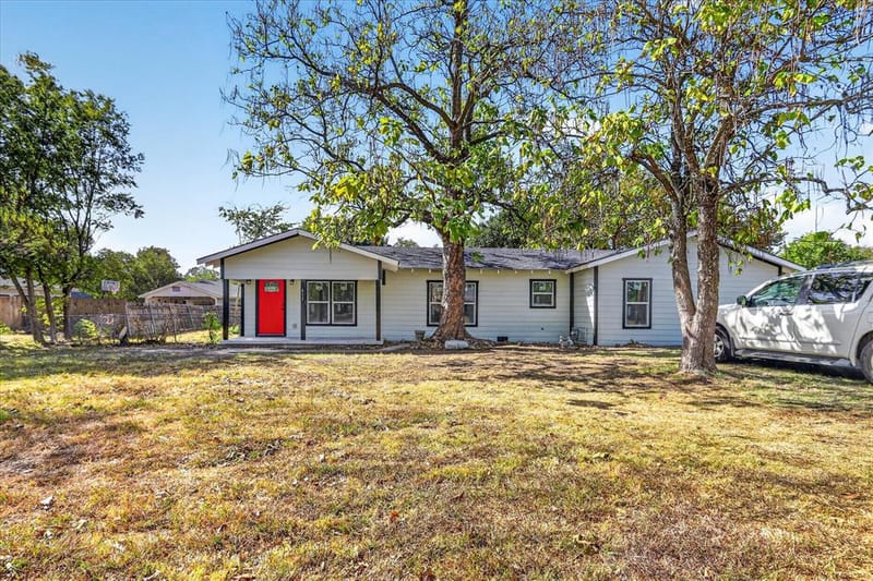613 W Main Street, Crowley TX 76036