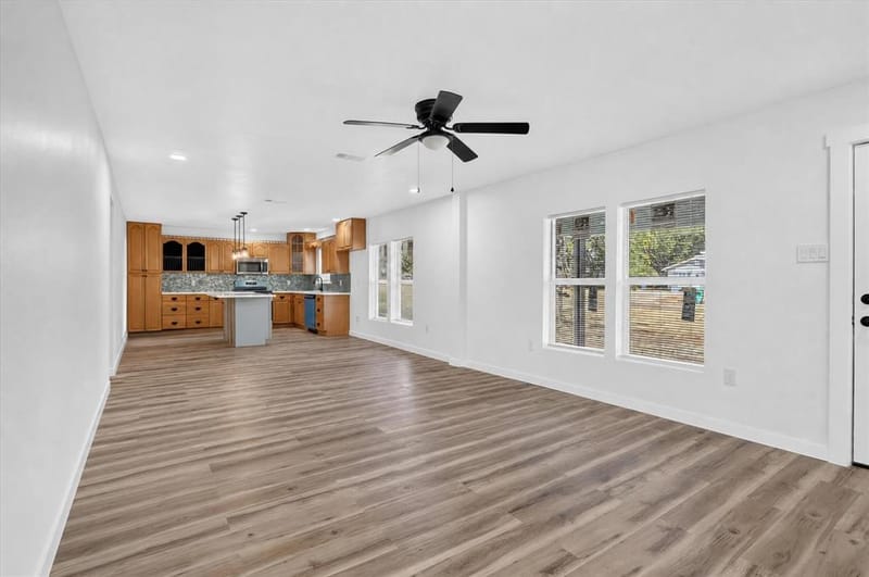 613 W Main Street, Crowley TX 76036 - Photo 5
