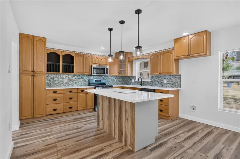 613 W Main Street, Crowley TX 76036 - Photo 8