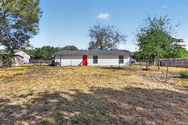 613 W Main Street, Crowley TX 76036 - Photo 25