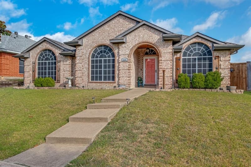 2425 Waterloo Lane, Mesquite TX 75181