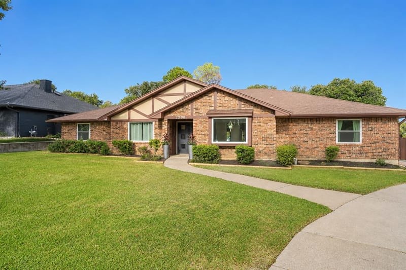2200 Midhurst Drive, Arlington TX 76013