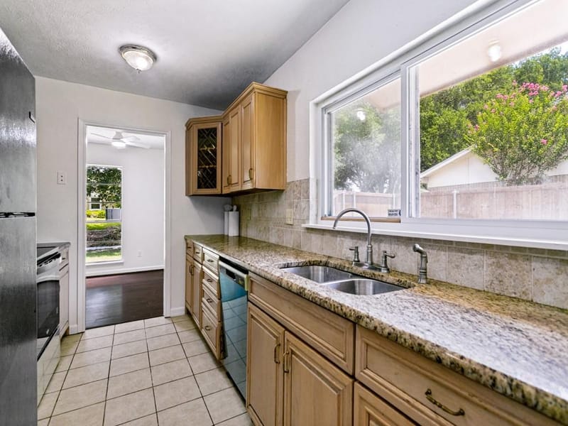912 Whitehall Drive, Plano TX 75023 - Photo 12