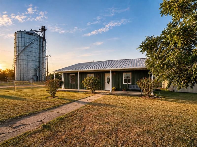 702 Main Street, Windom TX 75492