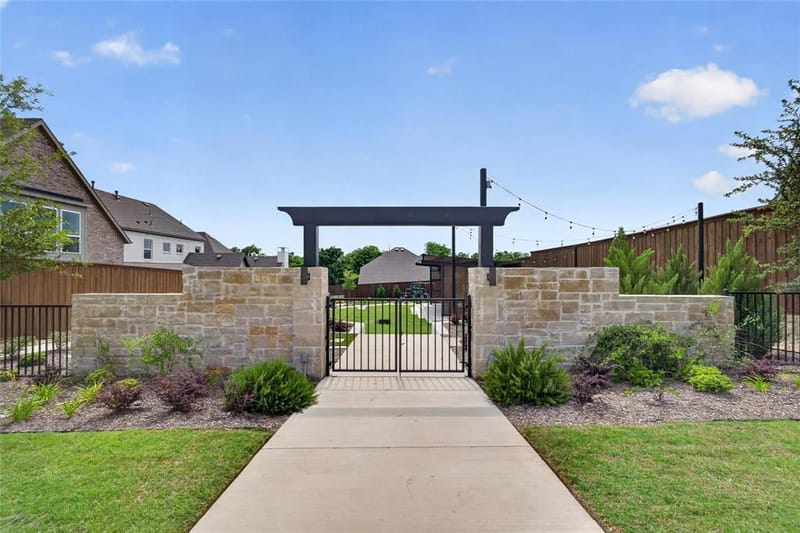 9620 Mav Lane, Dallas TX 75238 - Photo 11