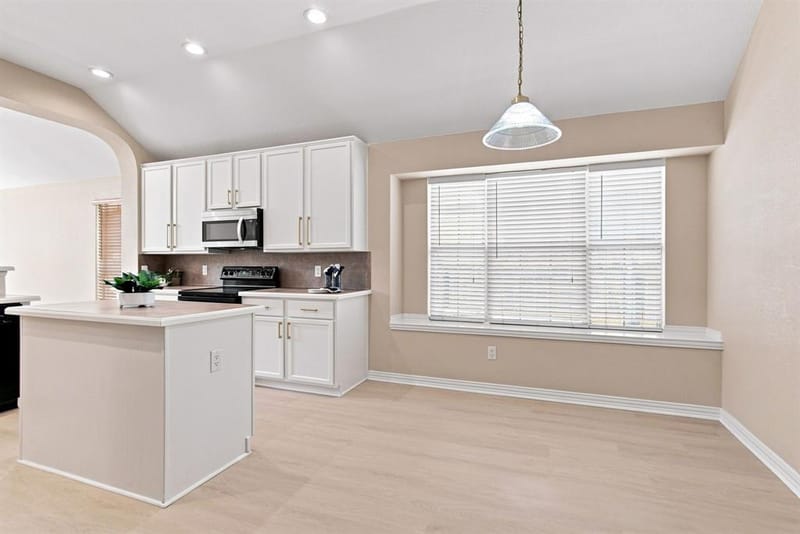 9125 Chardin Park Drive, Fort Worth TX 76244 - Photo 7