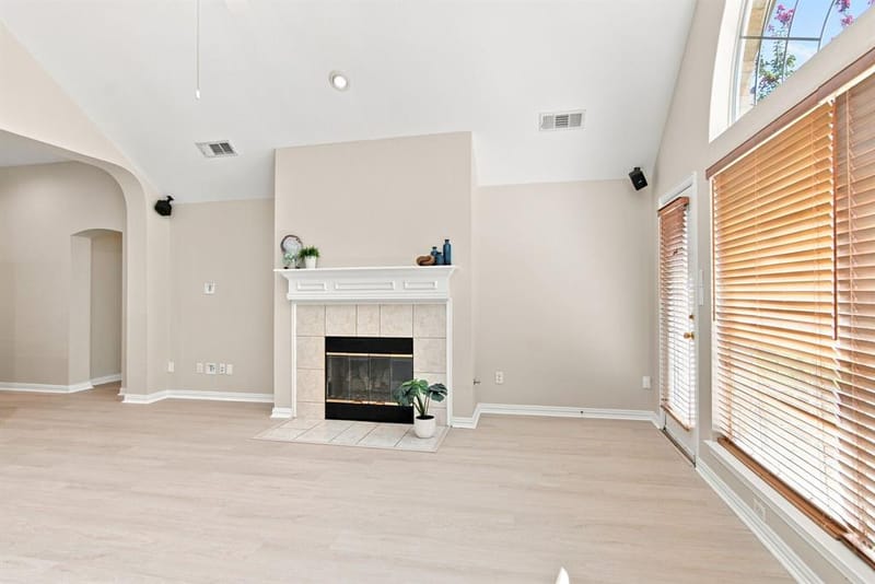 9125 Chardin Park Drive, Fort Worth TX 76244 - Photo 4