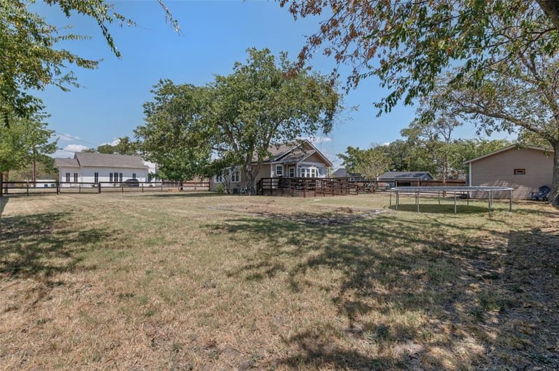700 Elm Street, Sanger TX 76266 - Photo 26