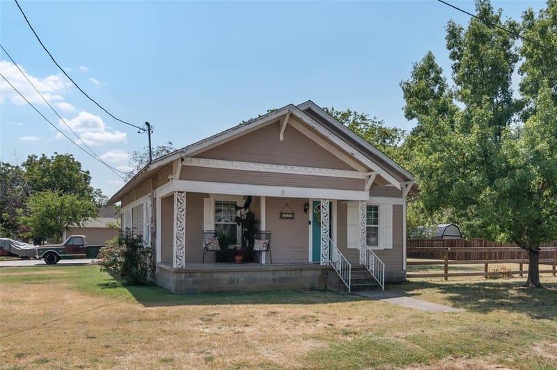 700 Elm Street, Sanger TX 76266 - Photo 4