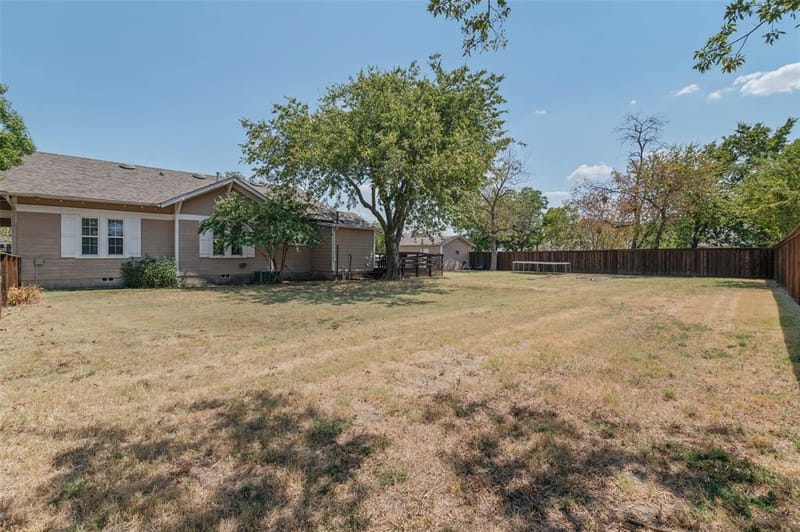 700 Elm Street, Sanger TX 76266 - Photo 25