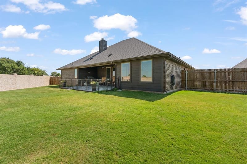 103 Nolan River Run, Godley TX 76044 - Photo 32
