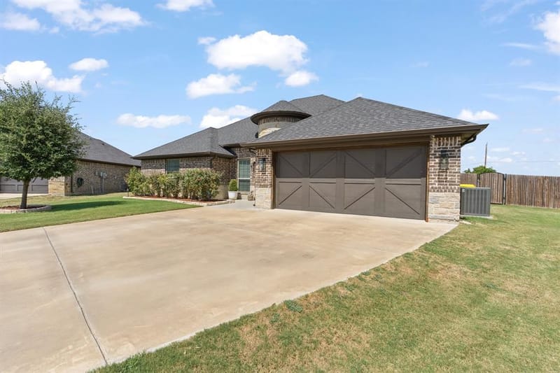 103 Nolan River Run, Godley TX 76044 - Photo 4