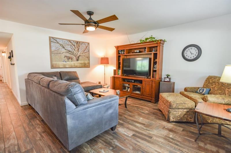 1207 Lynnwood Drive, Cleburne TX 76033 - Photo 6