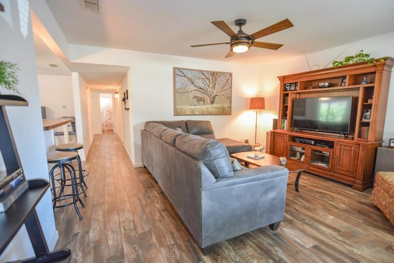1207 Lynnwood Drive, Cleburne TX 76033 - Photo 7