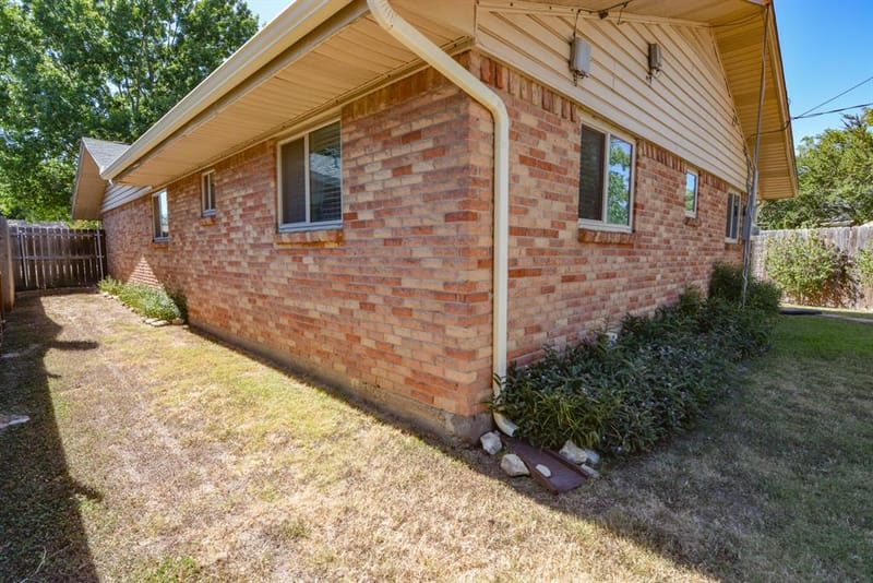 1207 Lynnwood Drive, Cleburne TX 76033 - Photo 37