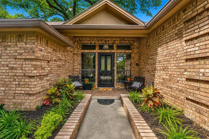 3518 Edgehill Street, Grapevine TX 76051