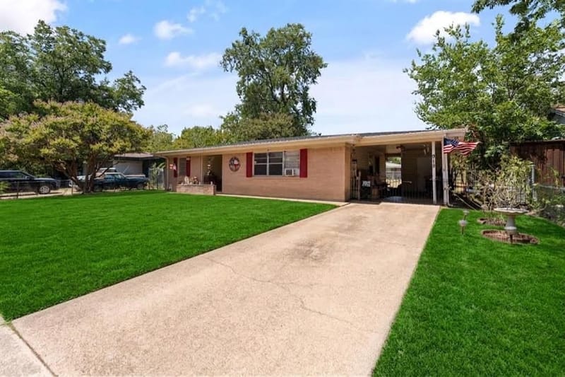 915 Liberty Drive, Irving TX 75061 - Photo 2