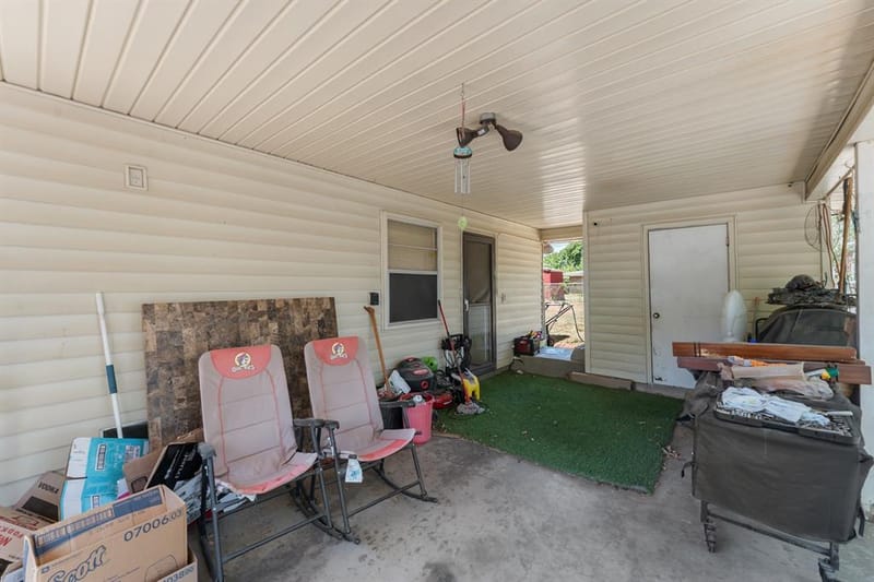 915 Liberty Drive, Irving TX 75061 - Photo 11