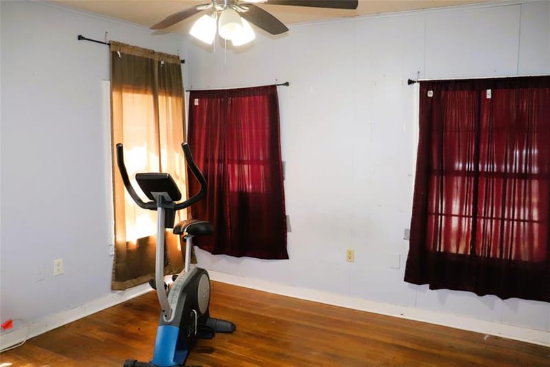 4215 Gee Street, Greenville TX 75401 - Photo 9