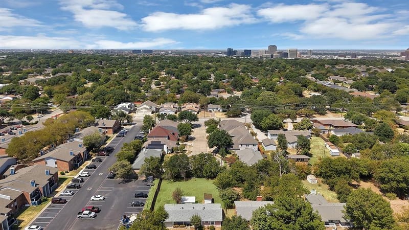 2716 Rochelle Point, Irving TX 75062 - Photo 38