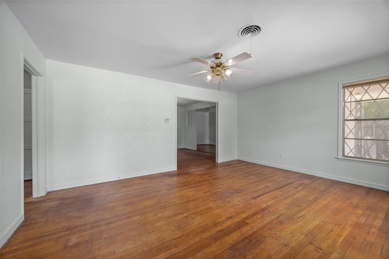 4406 Wayne Court S, Haltom City TX 76117 - Photo 2