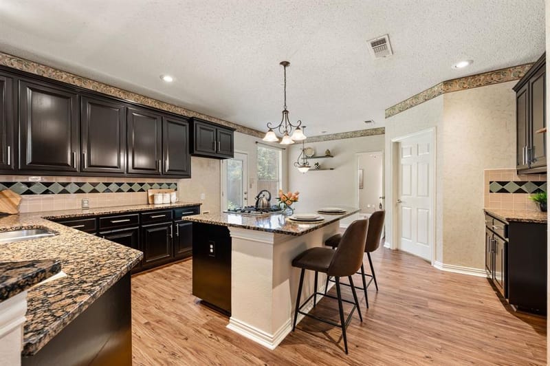 6605 Fox Glen Drive, Arlington TX 76001 - Photo 13