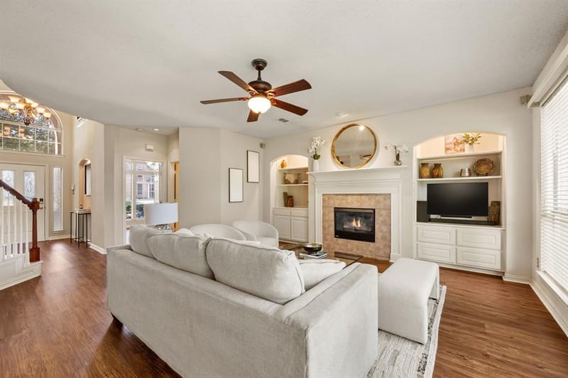 6605 Fox Glen Drive, Arlington TX 76001 - Photo 3