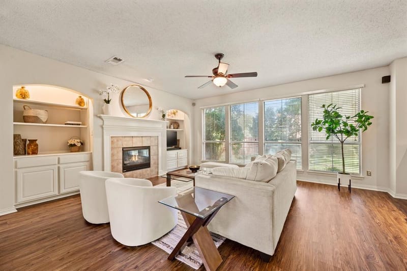 6605 Fox Glen Drive, Arlington TX 76001 - Photo 4