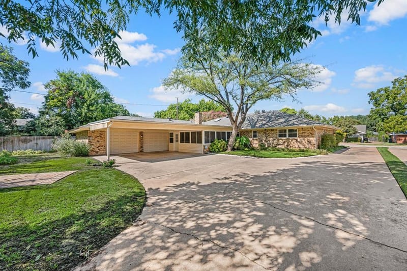 1608 Delta Drive, Arlington TX 76012 - Photo 40