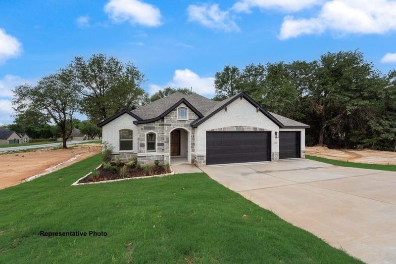 309 Skeen Peak Drive, Springtown TX 76082