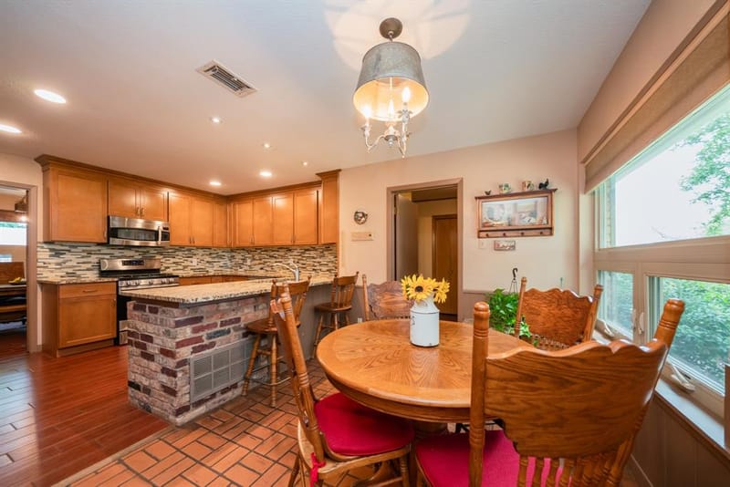1413 S Main Street S, Lindale TX 75771 - Photo 10