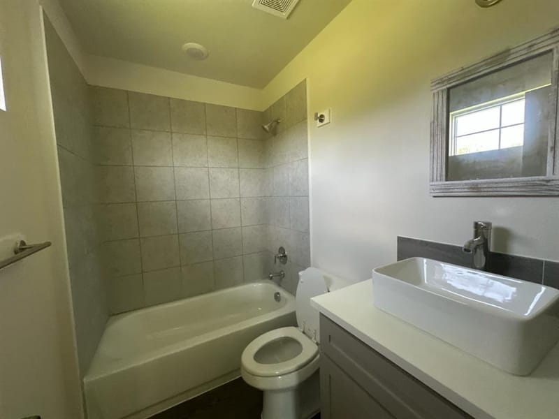 124 Bridlewood Lane, Runaway Bay TX 76426 - Photo 10