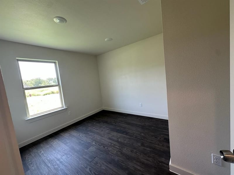 124 Bridlewood Lane, Runaway Bay TX 76426 - Photo 8
