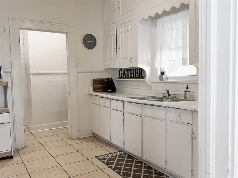 944 Marion Avenue, Fort Worth TX 76104 - Photo 8