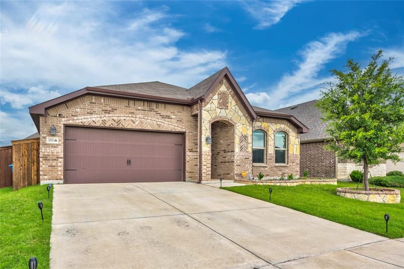 3205 Buckskin Trail, Aubrey TX 76227